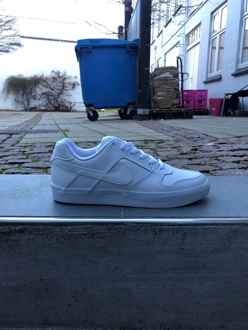 nike delta force vulc white