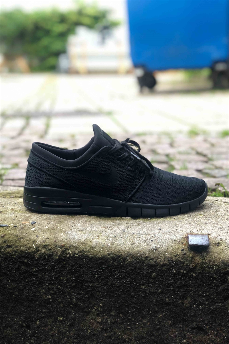 stefan janoski air max black